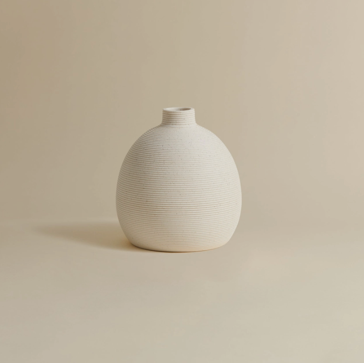 Her Ribbed Vase - Thumbnail 3